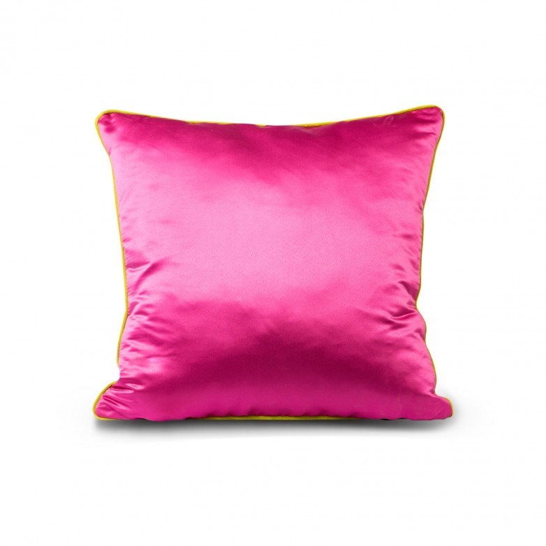 PINK SILK CUSHION WITH BRIGHT WITH 
