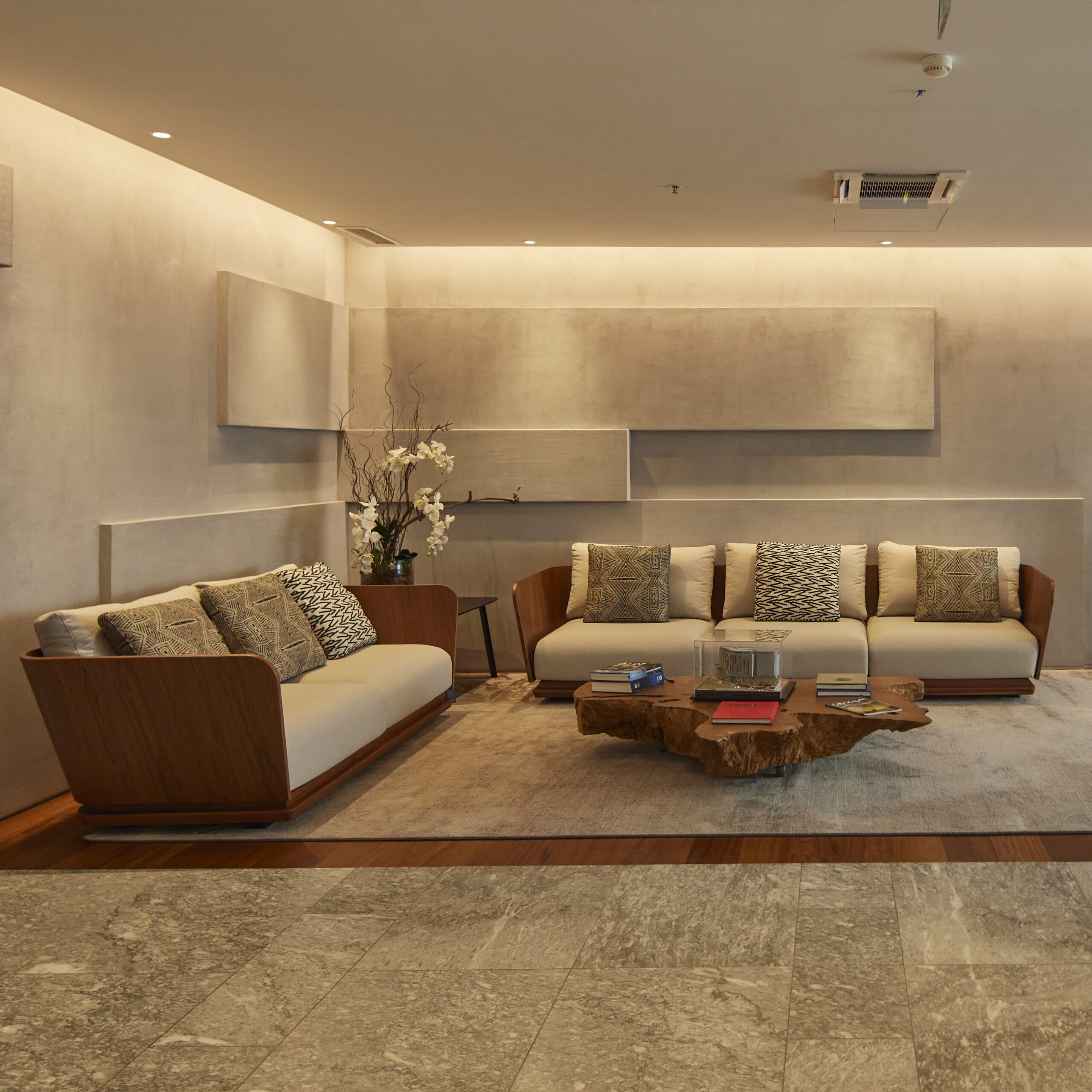 TGV Interiores - Corporate project in Luanda - Standard Bank