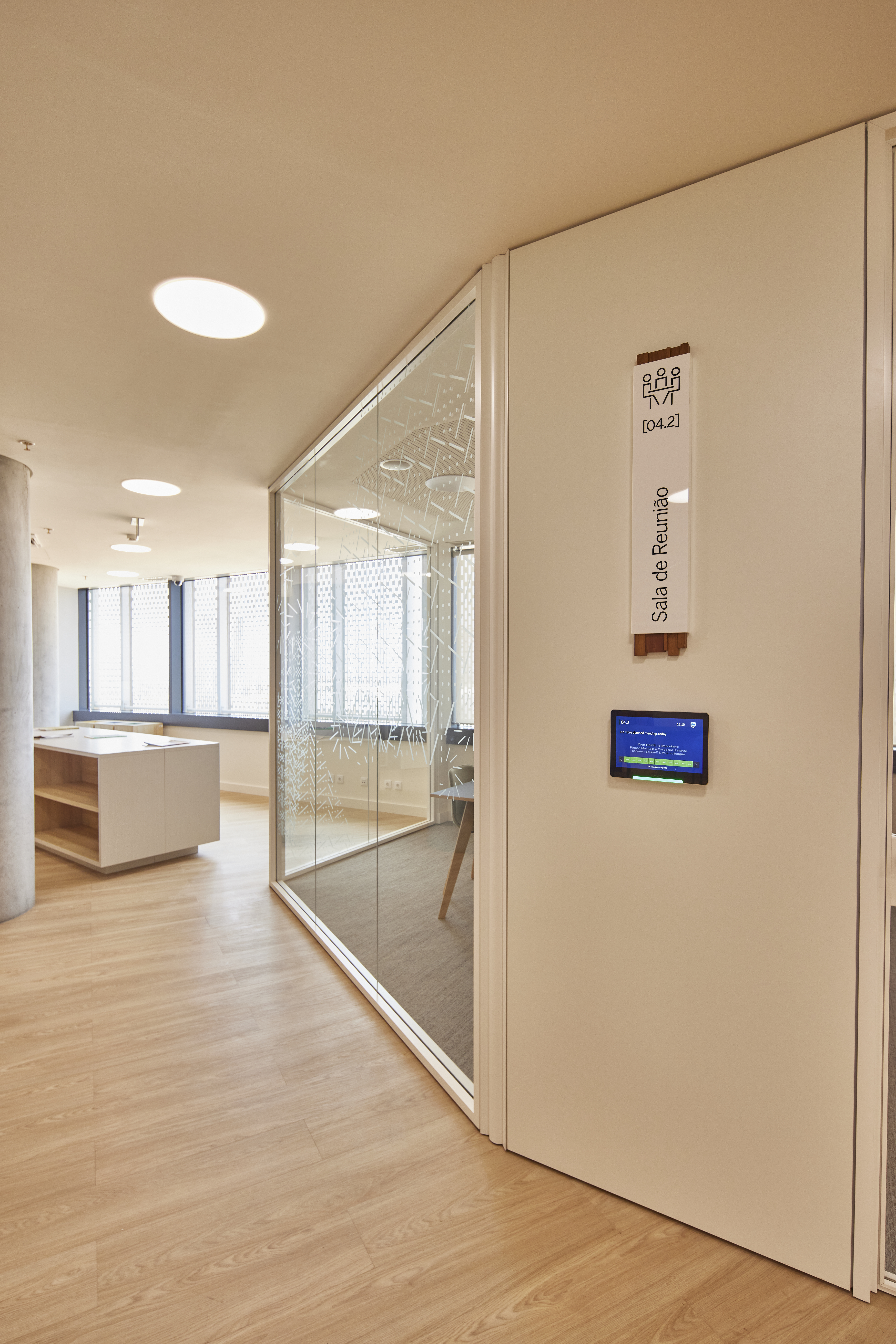 TGV Interiores - Corporate project in Luanda - Standard Bank